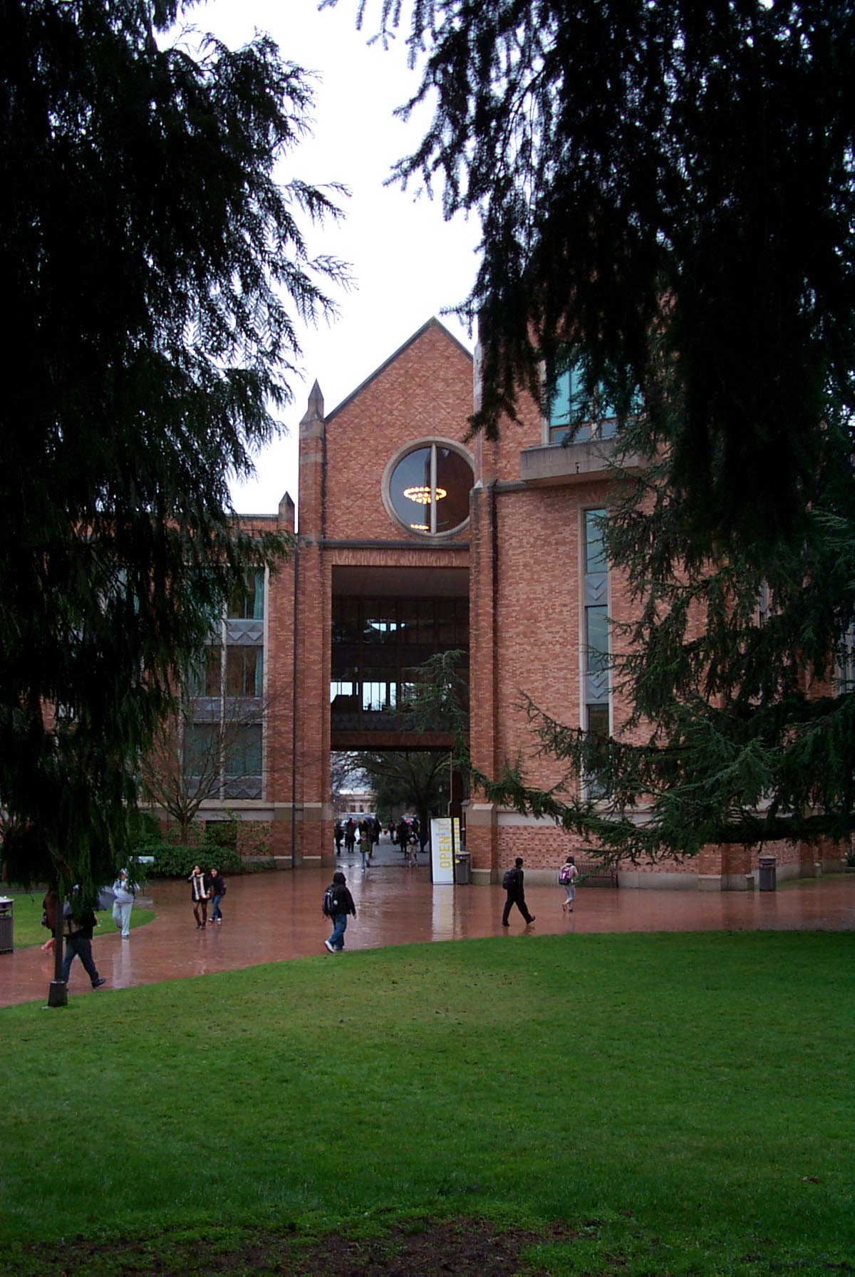 photo of Suzzallo and Allen Libraries